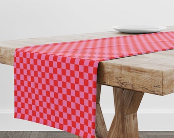 Bordlöpare Röd och rosa pläd | Unik design bordsdekoration | Högkvalitativ textil och tryck | Tillverkad i EU
