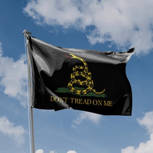 Historische schwarze Gadsden Dont Tread on Me Flagge | Einzigartiges Design Druck | Hochwertige Materialien | 5 Größen | Hergestellt in der EU