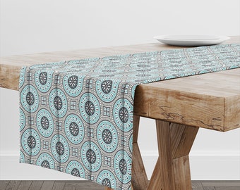 Caminho de mesa estilo étnico leve | Decoração de mesa com design exclusivo | Têxtil e impressão de alta qualidade | Fabricado na UE