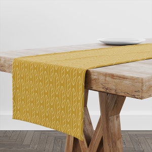 Tischläufer Golden Leaves | Einzigartiges Design Tischdekoration | Hochwertiges Textil und Druck | Hergestellt in EU