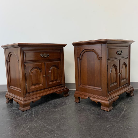 Thomasville Cherry Chippendale Style Nightstands Bedside Chests