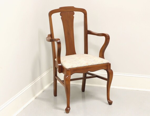 Antique Walnut Queen Anne Armchair - Etsy.de, image size:570x440