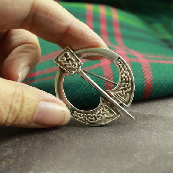 Penannular style silver brooch with Celtic knot d… - image 3