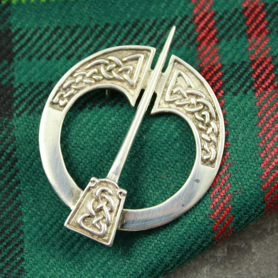 Penannular style silver brooch with Celtic knot d… - image 8
