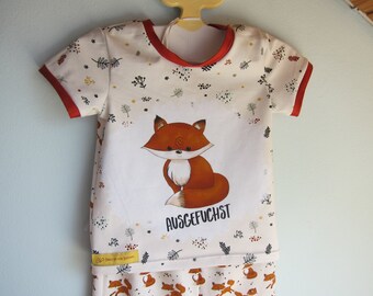 Baby t-shirt and bib with foxes in creme and terracotta size 3-6 mo European Size 68 or to order