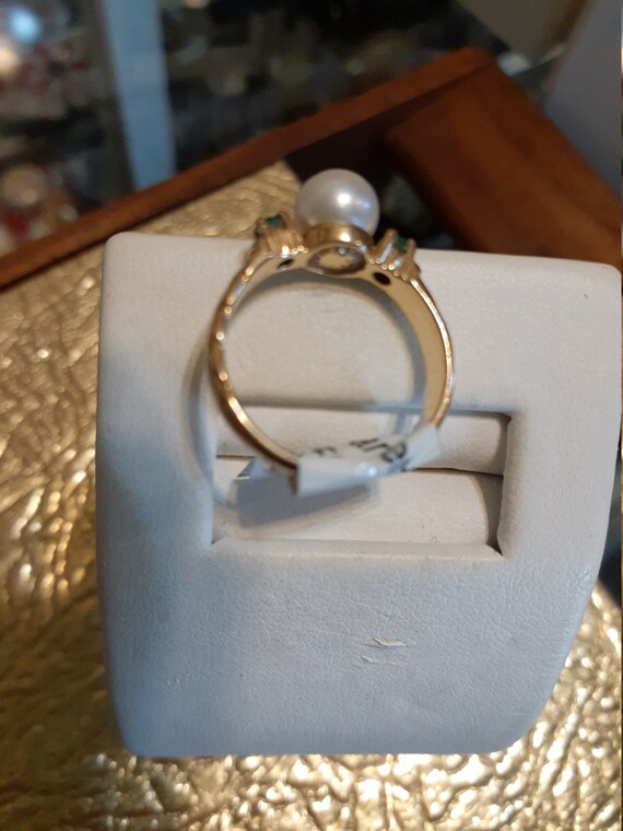 14k gold Pearl and emerald ring - image 4