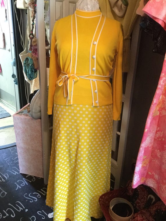 Yellow polyester  outfit - image 1