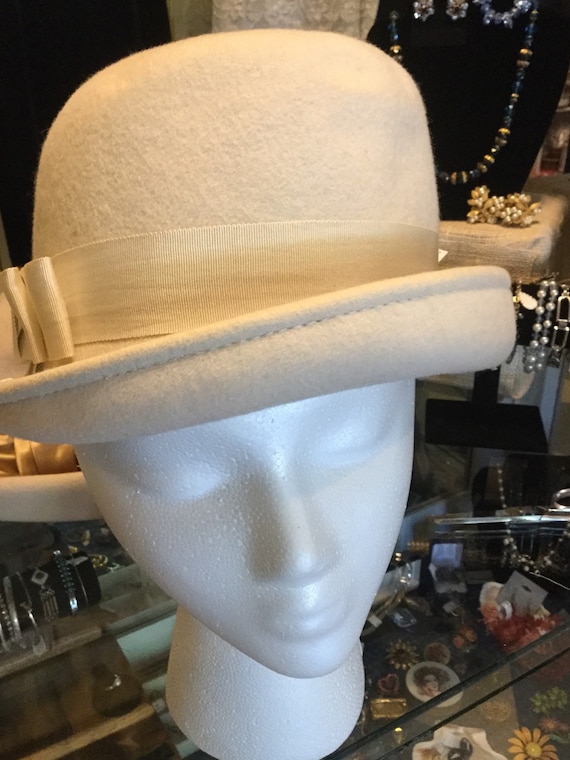 Vintage DEBORAH Winter White Felt Bowler Hat Satin Ribbon Band USA Womens il_fullxfull.5976494902_gno6.jpg main image 2