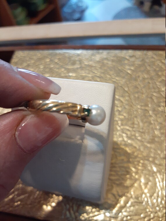 14k gold Pearl and emerald ring - image 6