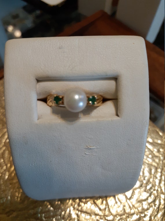 14k gold Pearl and emerald ring - image 5