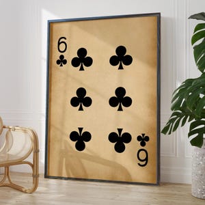 Affiche ancienne Six of Clubs impression cartes à jouer rustiques impression d'art mural numéro 6 porte-bonheur noir jeu de cartes de poker cadeau | OPTIONS DE CADRE IMPRIMÉ