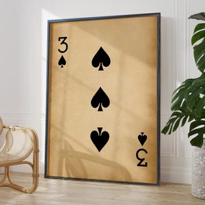 Impression d'art mural antique trois piques porte-bonheur 3 cartes à jouer rustiques décoration de chambre jeu de cartes noir | OPTIONS DE CADRE IMPRIMÉ