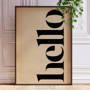 Póster tipográfico "Hola" para la entrada, estilo vintage retro.