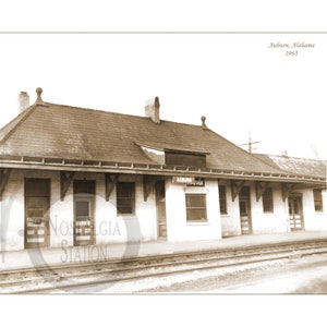 Auburn, AL Alabama Train Depot 1963 Réimpression vintage historique d'art déco murale photo antique LIVRAISON GRATUITE !