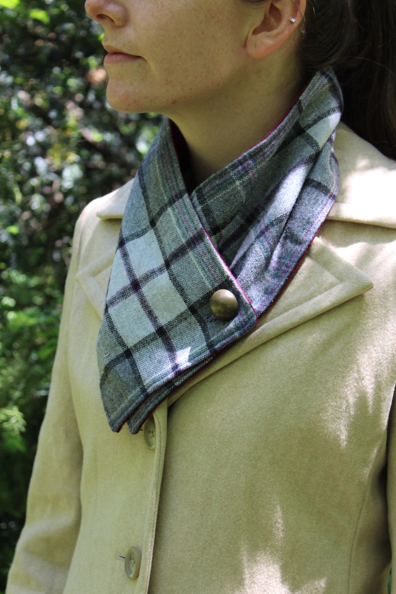 Wool collar, fleece linedwith metal buttons image 1