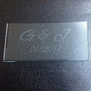 AANGEPASTE glas met ETSEN, namen datums en enz.
