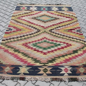 Kilim rug, Pale Turkish kilim, 101" x 68", Vintage Turkish kilim rug, rustic rug, rug, pale, faded, rustic, bohemian, pale pink kilim, pink