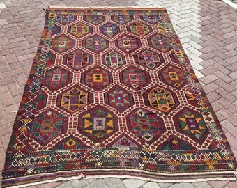 Burgundy Kilim rug, Vintage Turkish kilim rug, area rug, kilim rug, kelim rug, vintage rug, bohemian rug, Turkish rug, rug, tribal rug, 688