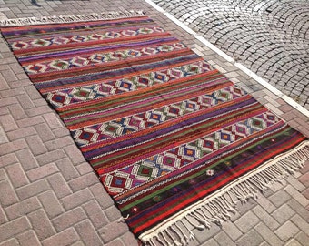 Kilim rug, Green and red area rug, 110.5" x 79" , Vintage Turkish kilim rug, area rug, kelim rug, floor rug, vintage rug, bohemian rug, 557