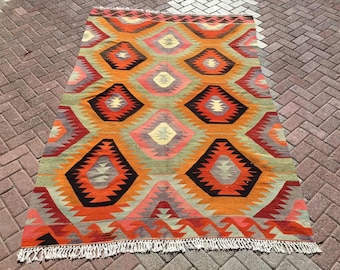 Kilim rug, 102" x 67" Vintage Turkish kilim rug, area rug, kilim rug, vintage rug, bohemian rug, Pastel Turkish rug, rug, soft colored,