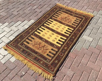 Soumak kilim rug, Vintage Turkish kilim rug, small area rug, kilim rug, kelim rug, vintage rug, bohemian rug, bathroom rug, rug, door, 718x