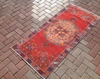 Red Bohemian Rug, 67" x 31" Area rug, Vintage rug, Traditional Anatolian rugs, hand knotted rug, Turkish rug, small rug, oriental, rug 060x