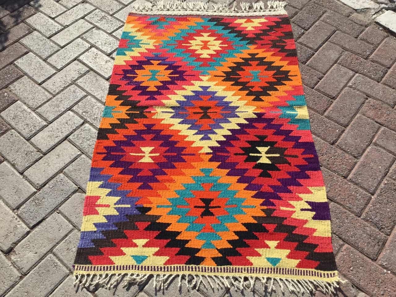 49×262 “Take a side trip” ViNTAGE RUG s_safavieh-vtp482p-5_530x.jpg?