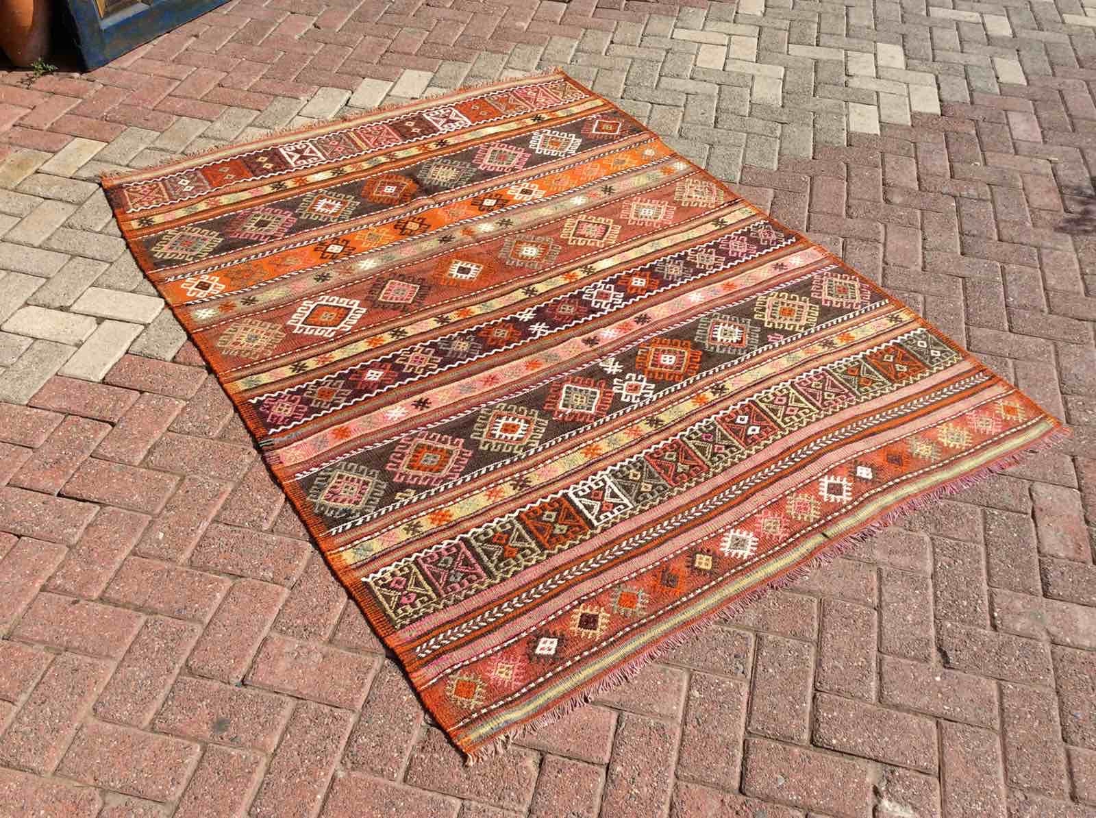 ヴィンテージトルコキリムラグ、76インチ x 60インチ、ストライプ