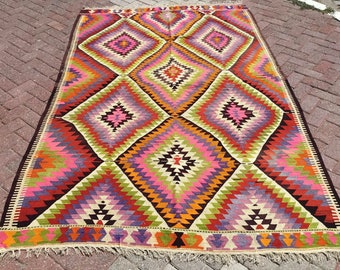 GORGEOUS Diamond design Kilim rug,  104" x 68", Vintage Turkish kilim, BRIGHT colored area rug, Modern, bohemian, eccentric, geometric, 891x