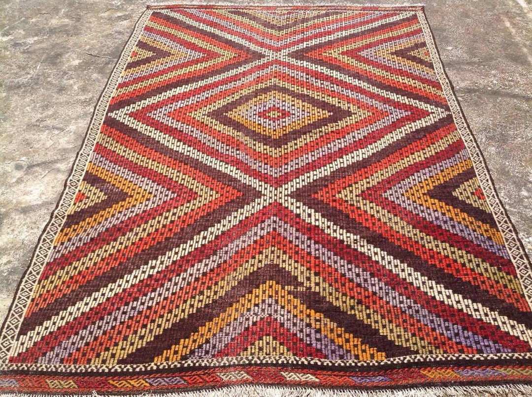 Eastern European Diamond Patterned Kilim Rug 6’4” x 9’1”