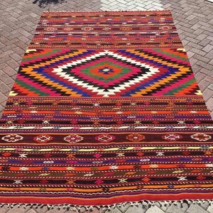 Tapete Kilim vermelho, tapete kilim turco vintage, 123&quot; x 78&quot;, tapete de área, tapete kilim, tapete kelim, tapete vintage, tapete boho, tapete turco, tapete, vermelho,