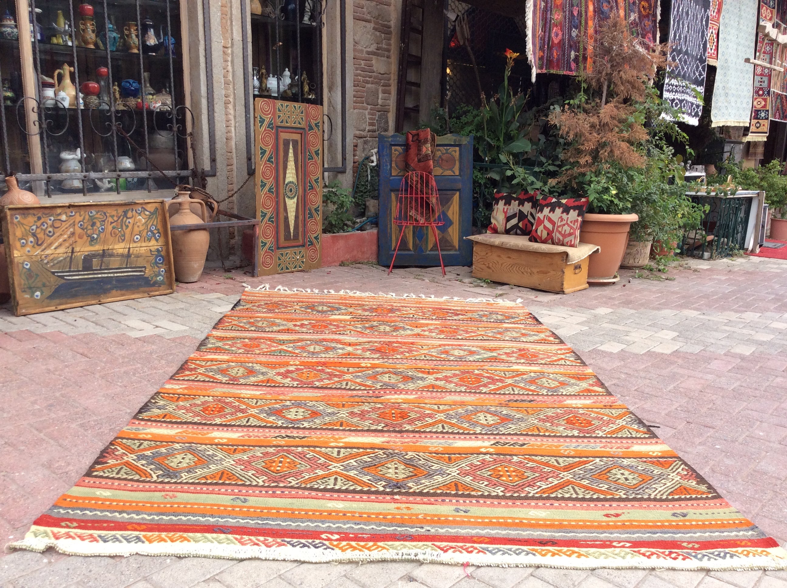 Turkish vintage small rug 2'4x3'5 – KILIM & RUG BAZAAR