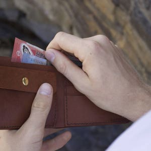 Cartera de cuero canguro personalizada, doblete hecho a mano, cosido a mano, delgado, iniciales personalizadas gratuitas, marca opcional
