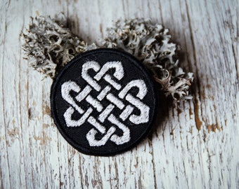 Patch celtica extra piccola, ricamo fatto a mano, molti colori, ricamo, Mini Aufnäher, Keltischer Flicken, handgemachter Aufnäher, 4,5 cm