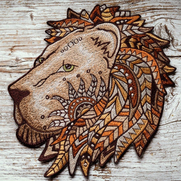 Patch leone, ricamo fatto a mano, punto leone, spilla leone, Löwe Aufnäher, Löwe Stickerei, Löwe Flicken, FATTO A MANO CON AMORE, 20 x 18 cm