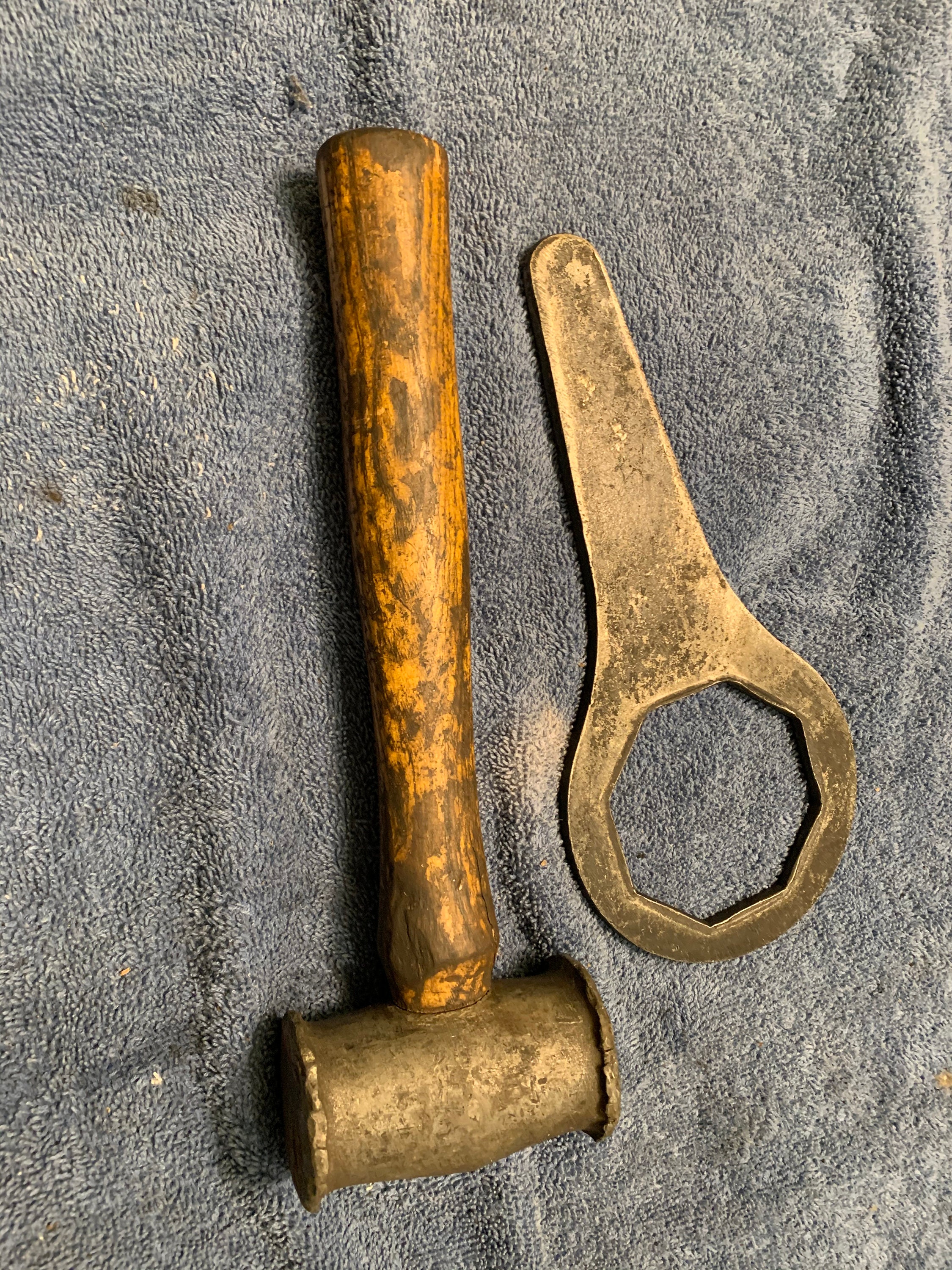 Vintage Zenith Wire Wheel Hexagon Cap Knock Off Tool With Thor Hammer