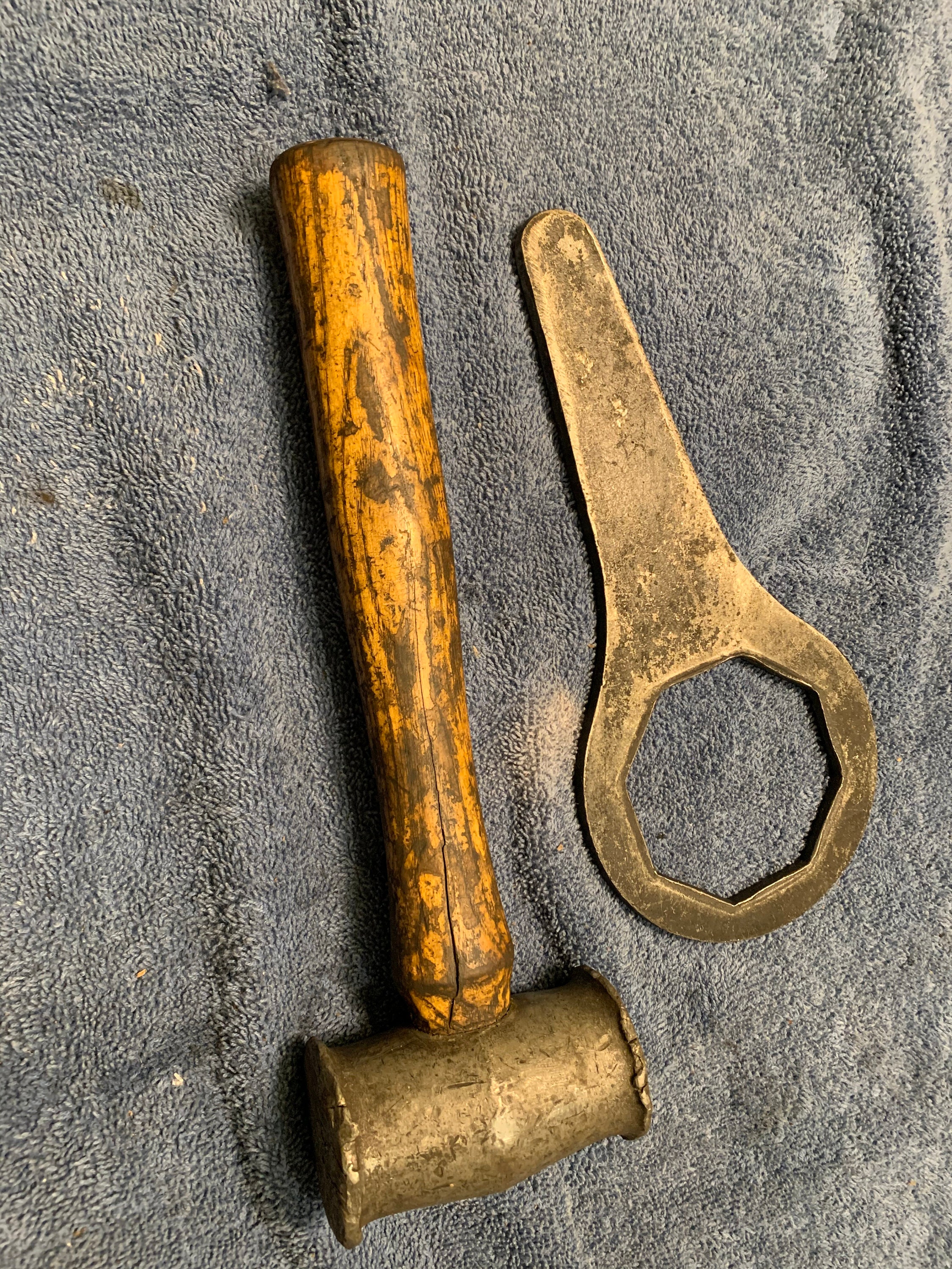 Vintage Zenith Wire Wheel Hexagon Cap Knock Off Tool With Thor Hammer