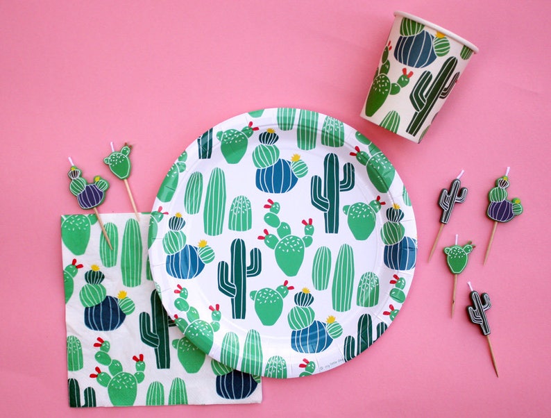 Cacti print party napkins Set of 20 Fiesta paper napkins Cactus paper napkins Cactus party decor Desert party napkins Cactus napkins.