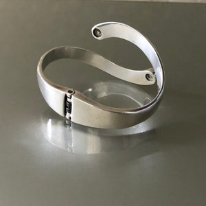 Vintage Alicia Taxco 950 Silver Hinged Cuff Bracelet image 8