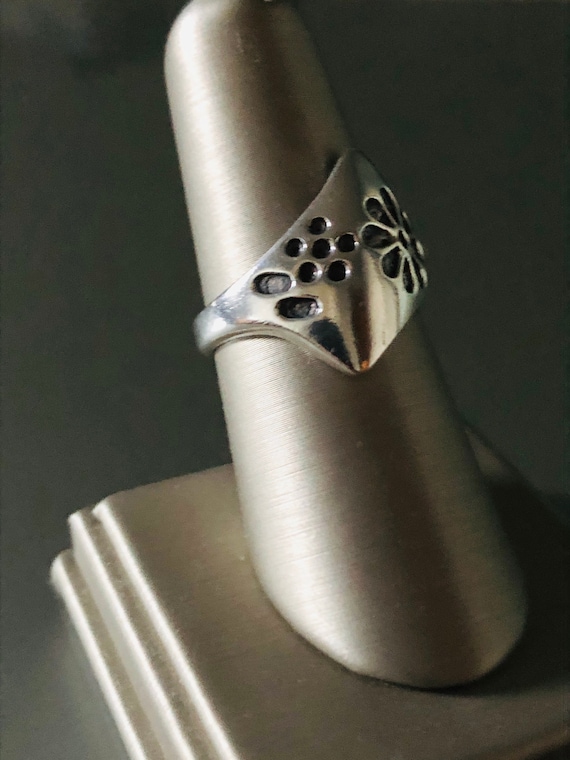 Bold Asymmetrical Sterling Silver Flower Band Ring - image 5