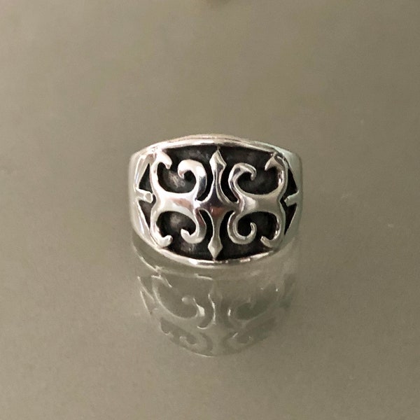 Vintage Teutonic Style Sterling Silver Ring