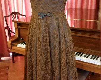 Exquisite 1950s Style Cocktail Dress. Very Grace Kelly!