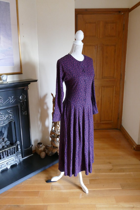 Vintage Laura Ashley Midi Dress. Timeless Style. P