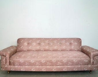 1950’s Mid-Century Modern Convertible Pink Sofa Bed / Sofa Sleeper