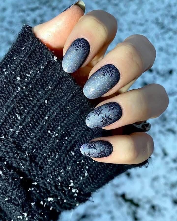 Silent Snowstorm Color Street Nail Strips: Gray, Black Snowflakes