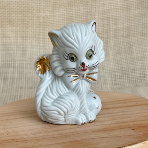 Vintage Cat Figurine--Playful Kitten Figurine--Fluffy White Cat with a Ball of Yarn Ceramic Figurine--Gold Accent White Cat Figurine