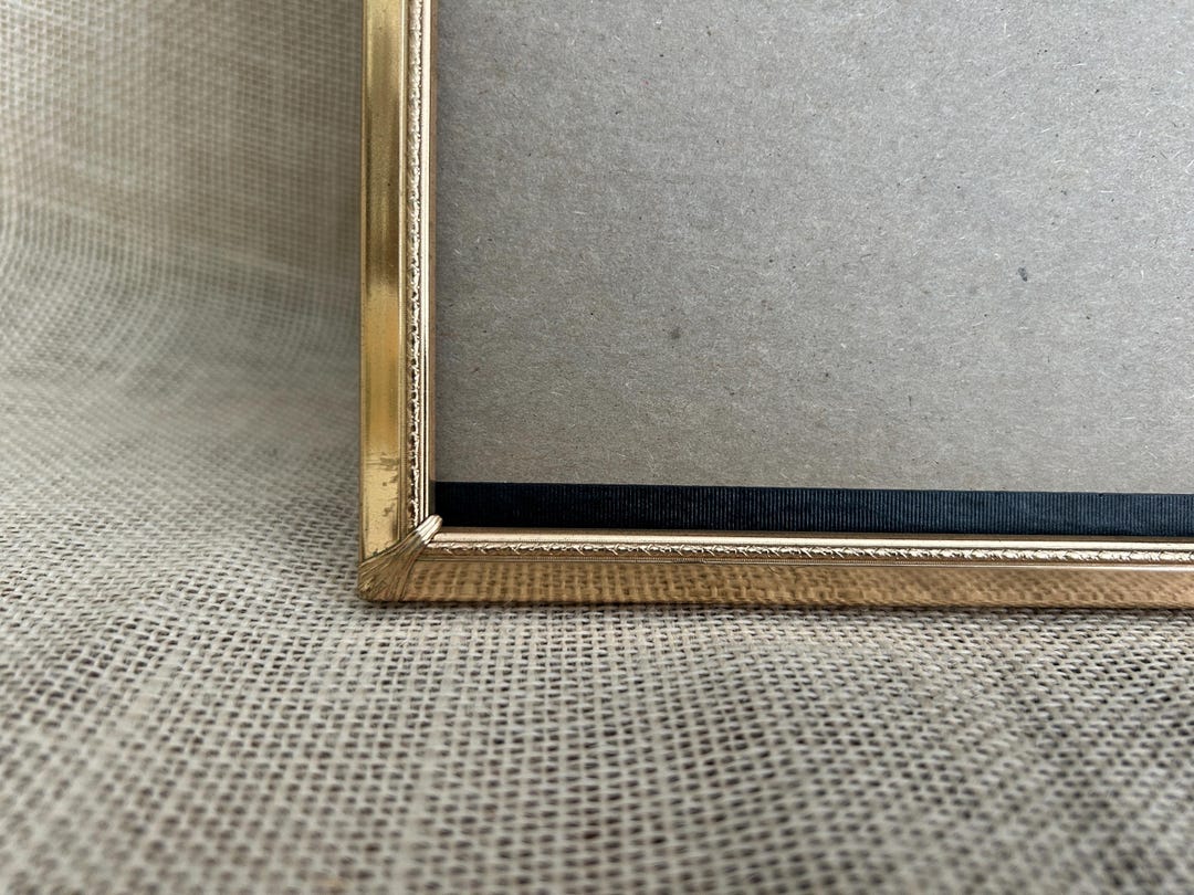 Vintage 8 X 10 Gold Metal Picture Frame--8 X 10 Tabletop Easel-back ...