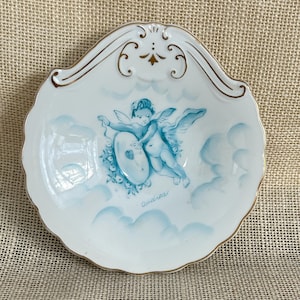 Vintage White Porcelain Shell Dish with Blue Cherub--White Shell Dish with Blue Cupid--Shell Soap Dish--Blue and White Trinket Dish