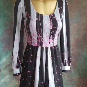1970s peasant style scoop neck Vera Mont black grey and pink mini dress