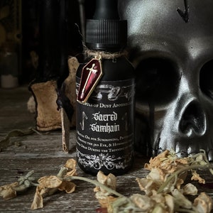 Sacred Samhain Ritual Oil // Halloween, Sabbat, Witchcraft, Spirit Communication, Ancestor, Honor the Dead, Offering, Necromancy
